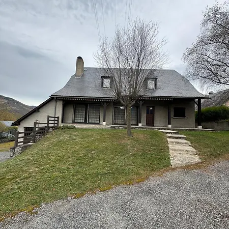 Maison Familiale Avec Cheminee -