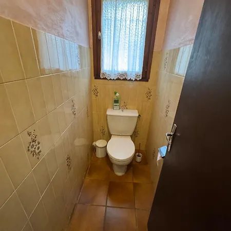 Maison Familiale Avec Cheminee - *