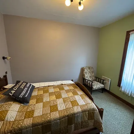 Maison Familiale Avec Cheminee -